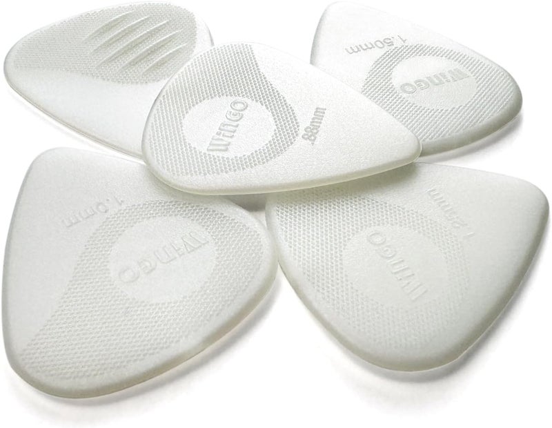 Wingo قلادات جيتار مع قبضة مطبوعة، قلادات غير قابلة للانزلاق بتصميم محكم 5 عبوات (073، 088، 1.0، 1.25، 1.5 مم) لجيتار أكوستيك وكهربائي وباس - لون أبيض. - Image 1